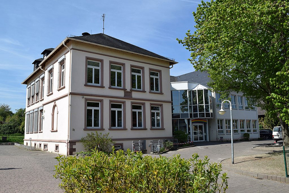 SChulgebäude der GRundschule Fauerbach